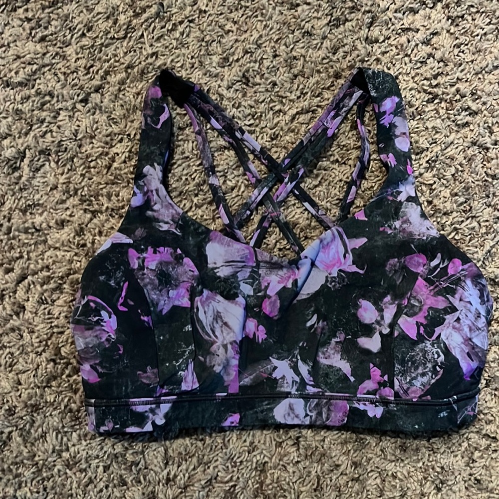 Lululemon Free to be Serene Sports Bra